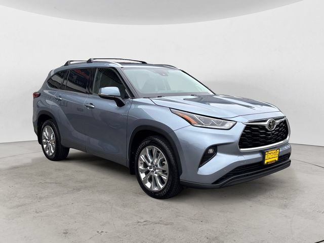 Used 2022 Toyota Highlander Limited AWD/4WD image 3