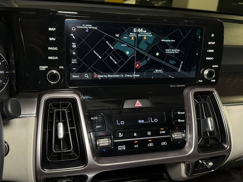 Certified 2023 Kia Sorento EX AWD/4WD image 32