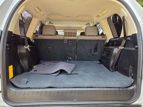 Used 2021 Lexus GX 460 Premium w/ Premium Package AWD/4WD image 17