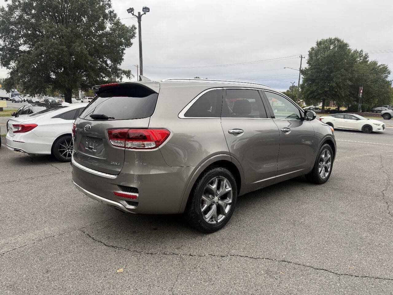 Used 2016 Kia Sorento SX FWD image 5