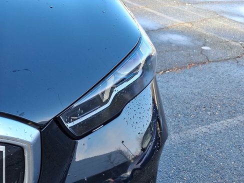 Used 2024 BMW i5 eDrive40i w/ Premium Package image 9