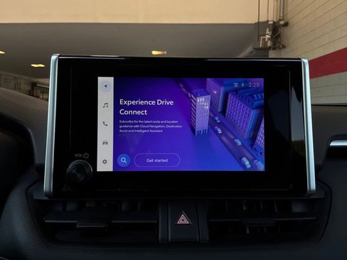 Used 2025 Toyota RAV4 XLE FWD image 29