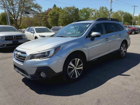 Used 2019 Subaru Outback 2.5i Limited AWD/4WD image 4