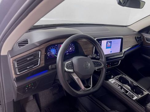 Used 2024 Volkswagen Atlas SEL AWD/4WD image 9