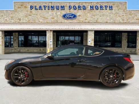 Used 2015 Hyundai Genesis 3.8 RWD image 3