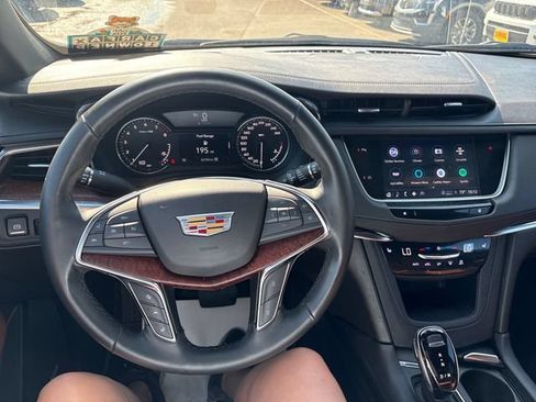 Used 2022 Cadillac XT5 Premium Luxury w/ LPO, Floor Liner Package AWD/4WD image 10