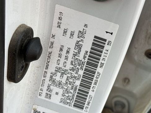 Used 2019 Toyota Tacoma TRD Off-Road image 30