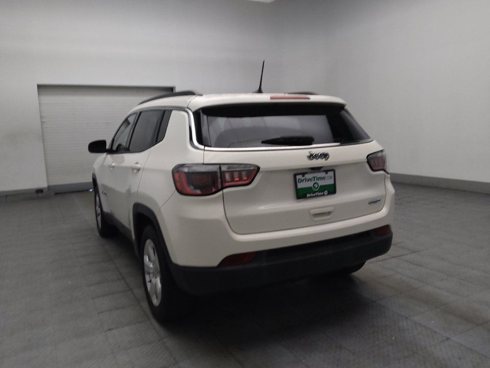 Used 2018 Jeep Compass Latitude w/ Popular Equipment Group FWD image 5