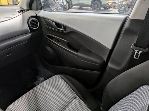 Used 2020 Hyundai Kona SE FWD image 16