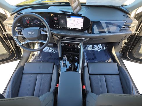 New 2025 Audi Q5 Prestige image 9