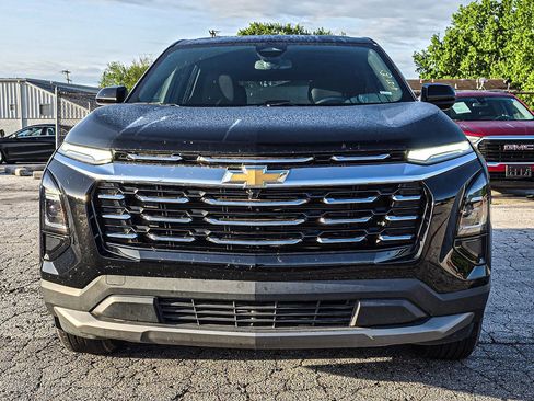 Used 2026 Chevrolet Equinox LT AWD/4WD image 2