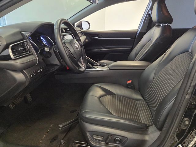 Used 2020 Toyota Camry SE FWD image 12