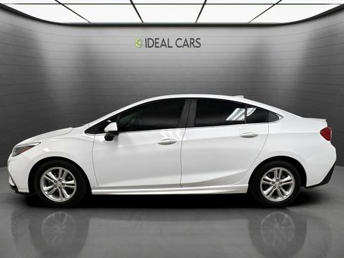 Used 2016 Chevrolet Cruze LT w/ Convenience Package FWD image 2