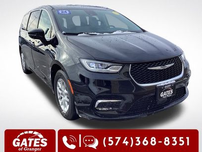 Used 2024 Chrysler Pacifica Touring-L