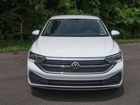 Used 2023 Volkswagen Jetta SE FWD image 5