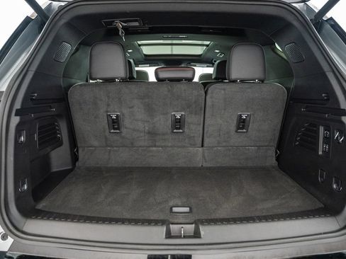 Used 2024 Chevrolet Traverse RS FWD image 11