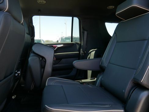 New 2026 GMC Yukon XL Elevation w/ LPO, Floor Liner Package AWD/4WD image 5