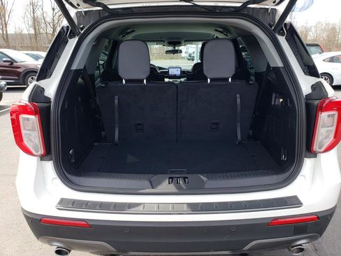 Used 2023 Ford Explorer XLT w/ Equipment Group 202A image 7