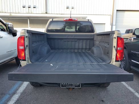 Used 2022 Chevrolet Colorado ZR2 w/ LPO, Power Package AWD/4WD image 9