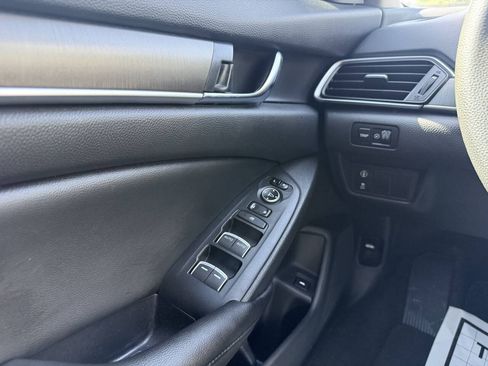 Used 2019 Honda Accord LX image 29