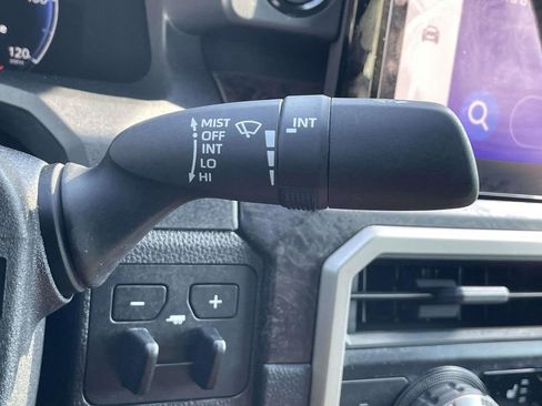 Used 2025 Toyota Tacoma Limited AWD/4WD image 32