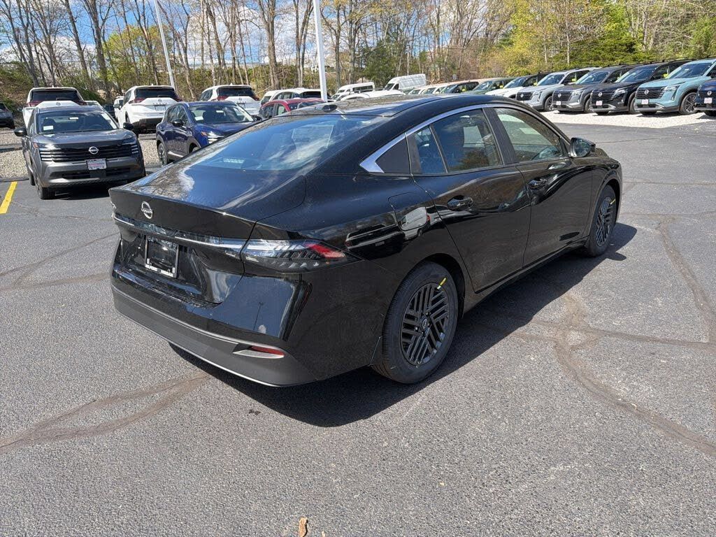 Used 2026 Nissan Sentra SV w/ SV Convenience Package FWD image 9