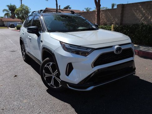 Used 2024 Toyota RAV4 XSE AWD/4WD image 2