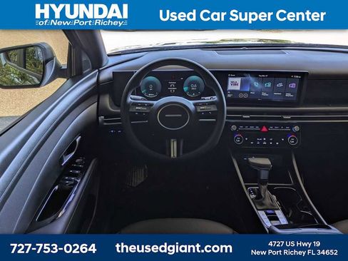 Used 2025 Hyundai Santa Cruz SEL image 18