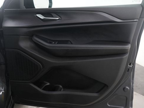 Used 2023 Jeep Grand Cherokee Altitude image 11