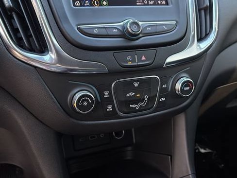 Used 2023 Chevrolet Equinox LT FWD image 30