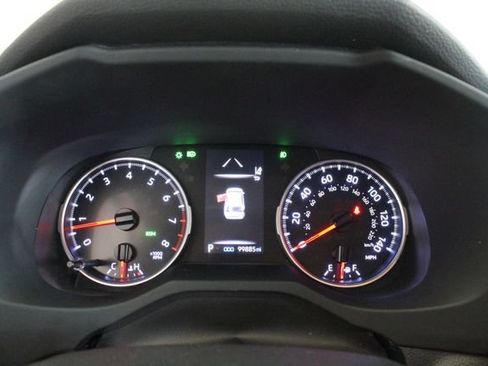 Used 2019 Toyota RAV4 XLE FWD image 12