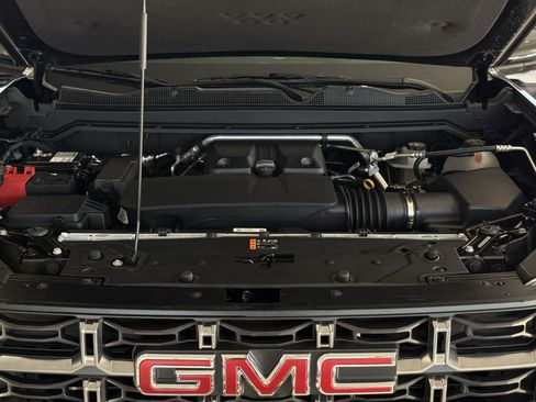 Used 2025 GMC Canyon AT4 w/ Technology Plus Package AWD/4WD image 19