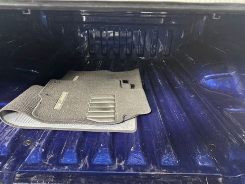 Used 2022 Nissan Frontier SV w/ Technology Package image 26