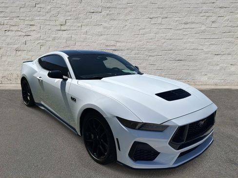 Used 2024 Ford Mustang GT Premium image 7