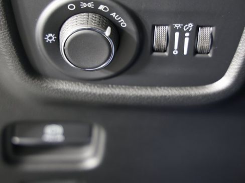 Used 2025 Jeep Grand Cherokee L Altitude image 24