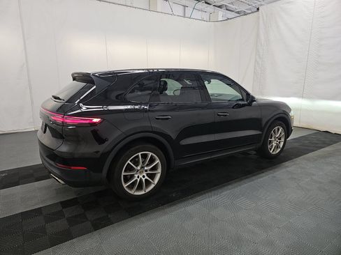 Used 2023 Porsche Cayenne AWD/4WD image 6