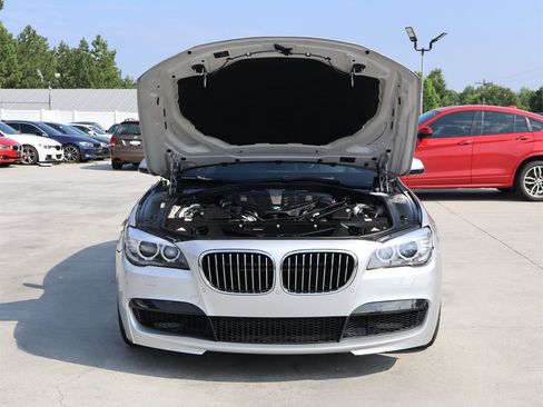 Used 2014 BMW 750Li xDrive AWD/4WD image 38