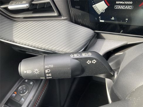 New 2025 Nissan Kicks SR image 25