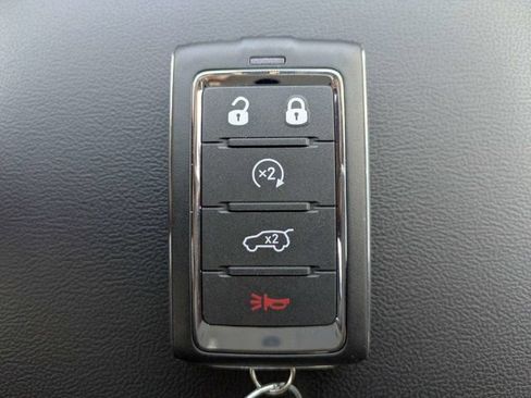 New 2026 Jeep Grand Cherokee L Limited w/ Luxury Tech Group II AWD/4WD image 33