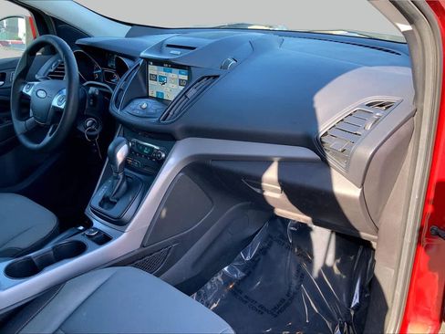 Used 2016 Ford Escape SE w/ Equipment Group 201A FWD image 18