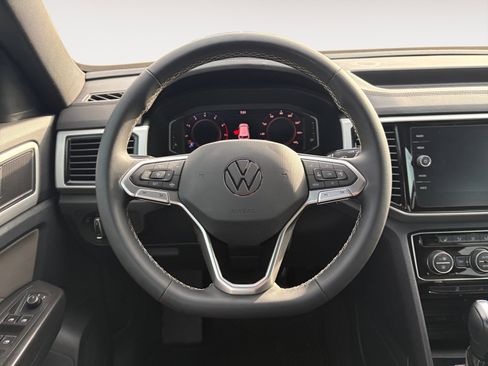 Certified 2022 Volkswagen Atlas Cross Sport SE w/ Panoramic Sunroof Package FWD image 13