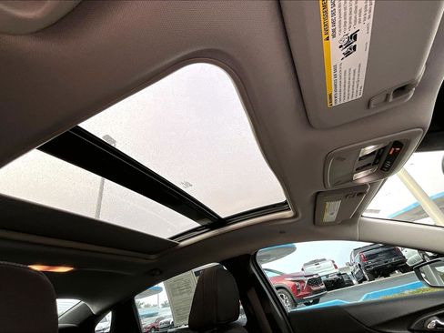 Used 2024 Chevrolet Malibu LT image 17