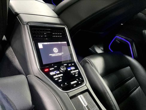 Used 2019 Porsche Panamera GTS image 38
