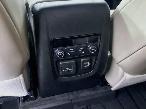 Used 2020 Buick Enclave Premium w/ Sun and Sites Package FWD image 33