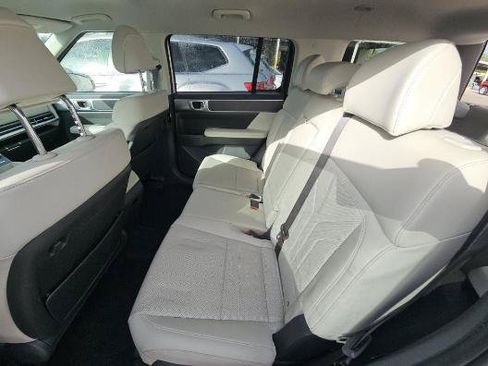 Used 2025 Hyundai Santa Fe SEL FWD image 17