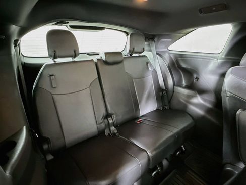 Certified 2023 Toyota Sienna XLE Woodland Edition AWD/4WD image 30
