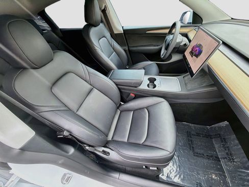 Used 2023 Tesla Model Y AWD image 29