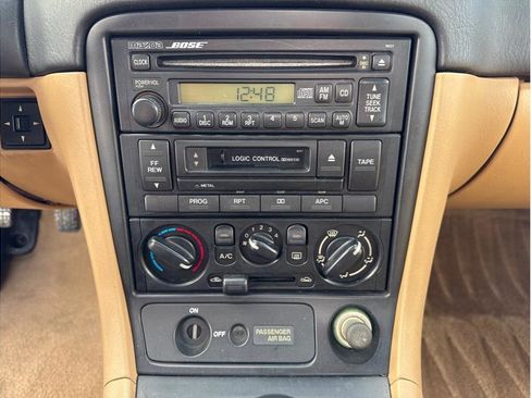Used 1999 MAZDA MX-5 Miata image 15