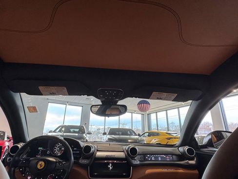 Used 2018 Ferrari GTC4Lusso T image 44