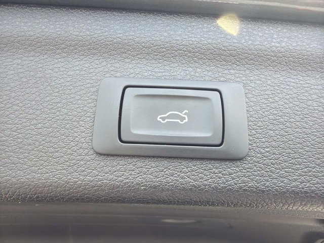Used 2025 Audi Q3 2.0T Premium AWD/4WD image 19